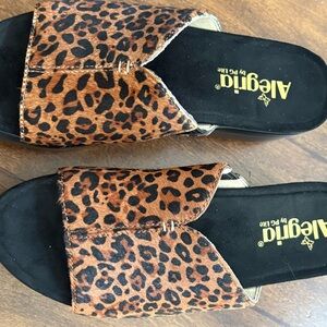 Algeria Leopard Print Slide Sandals